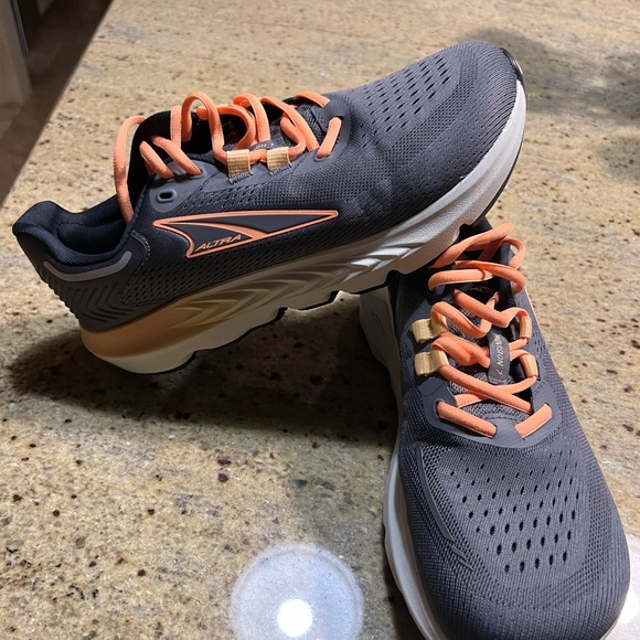 NWOB Altra Womens Provision 7 Grey Running Shoes Sneakers Size 8.5 - Picture 3 of 8